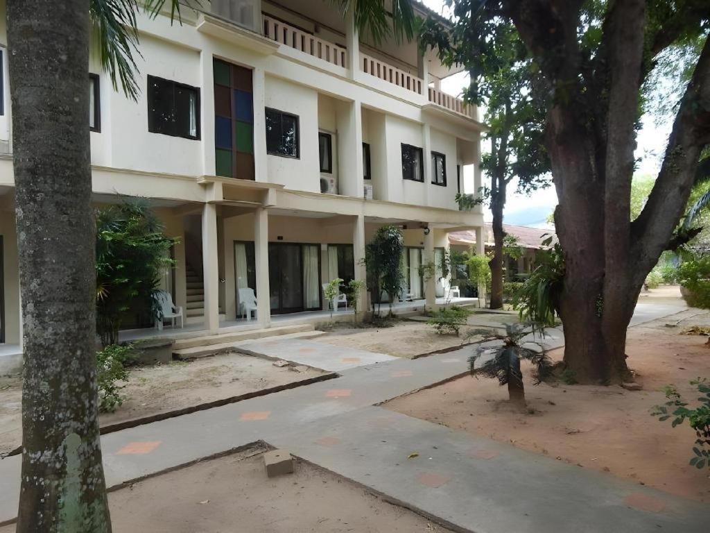 Jinta Nathon Hotell Chaweng (Koh Samui)