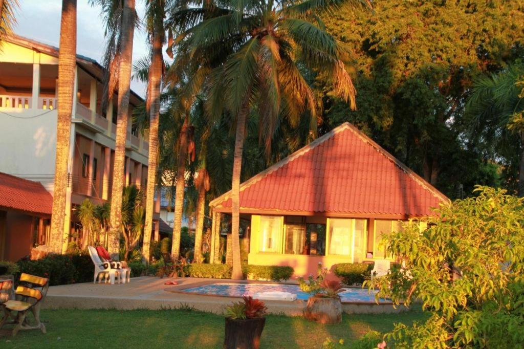 Jinta Nathon Hotell Chaweng (Koh Samui)